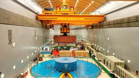 溪洛渡水電站首臺(tái)A修機(jī)組——8號(hào)機(jī)組轉(zhuǎn)子首次起吊完成