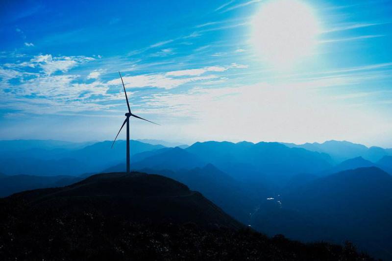 中槽風電場并網發電 利川風電裝機容量增至45.2萬千瓦