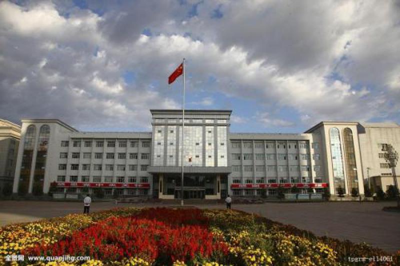 新疆塔城地區首座750千伏變電站送電成功