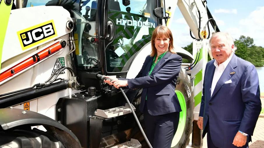 英國財政大臣考察JCB氫能發(fā)動機項目 見證1億英鎊投資進展