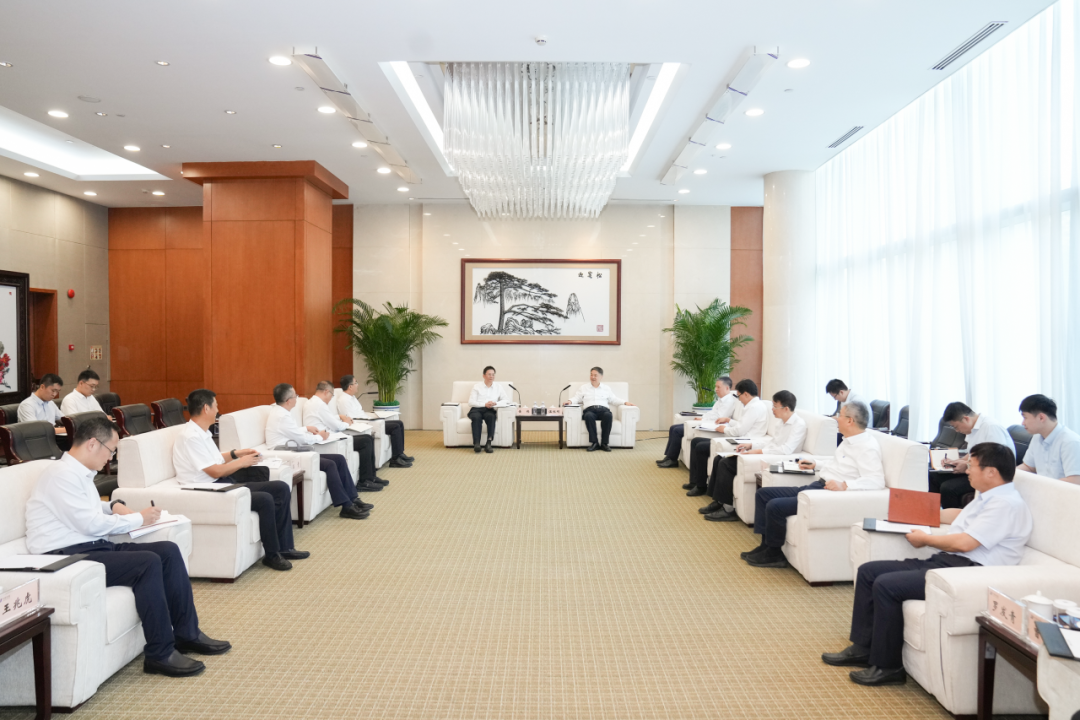 溫樞剛張文峰會見哈電集團董事長黃偉、總經(jīng)理劉清勇
