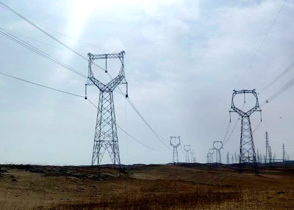 青海共和100萬千瓦光伏項目輸電線路工程成功送電