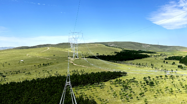 中國內蒙古春坤山至武川500千伏輸電線路投產送電